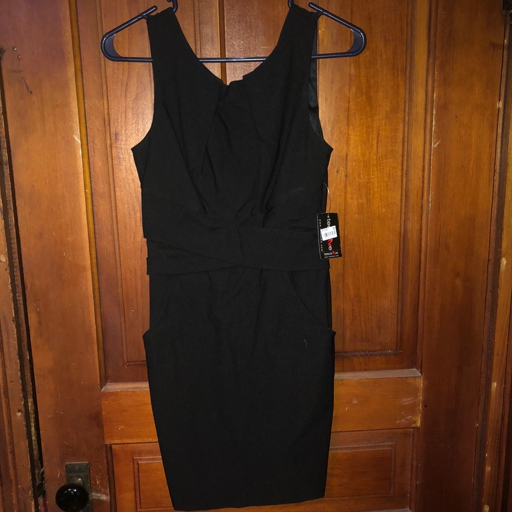 Short, sleeveless black dress